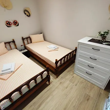 Διαμέρισμα Central Apartment Λουτράκι