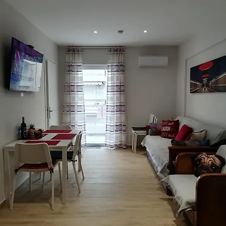 Central Apartment * Loutráki