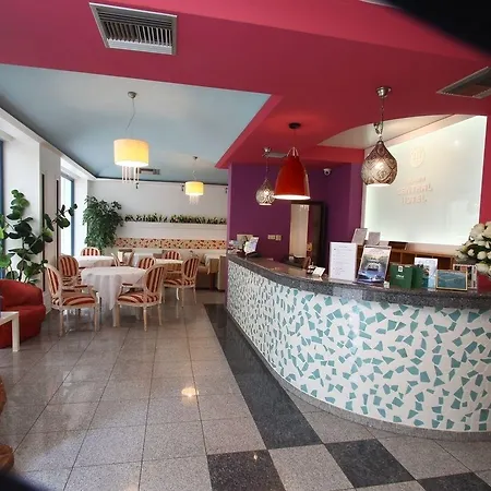 Central Apartment アパート ルートラキ